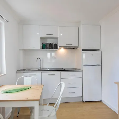 Apartment Central&quiet In Graca Lisbon